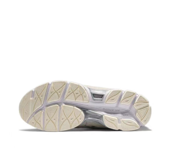 Buty Asics Gel NYC Beżowe - White Oyster Grey 1201A789-105 - obrazek 4
